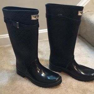 Forever young rain boots